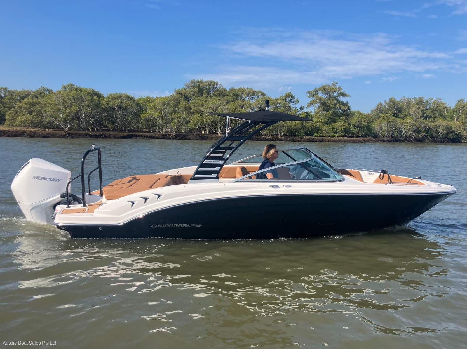 Chaparral 23 SSI OB Bowrider