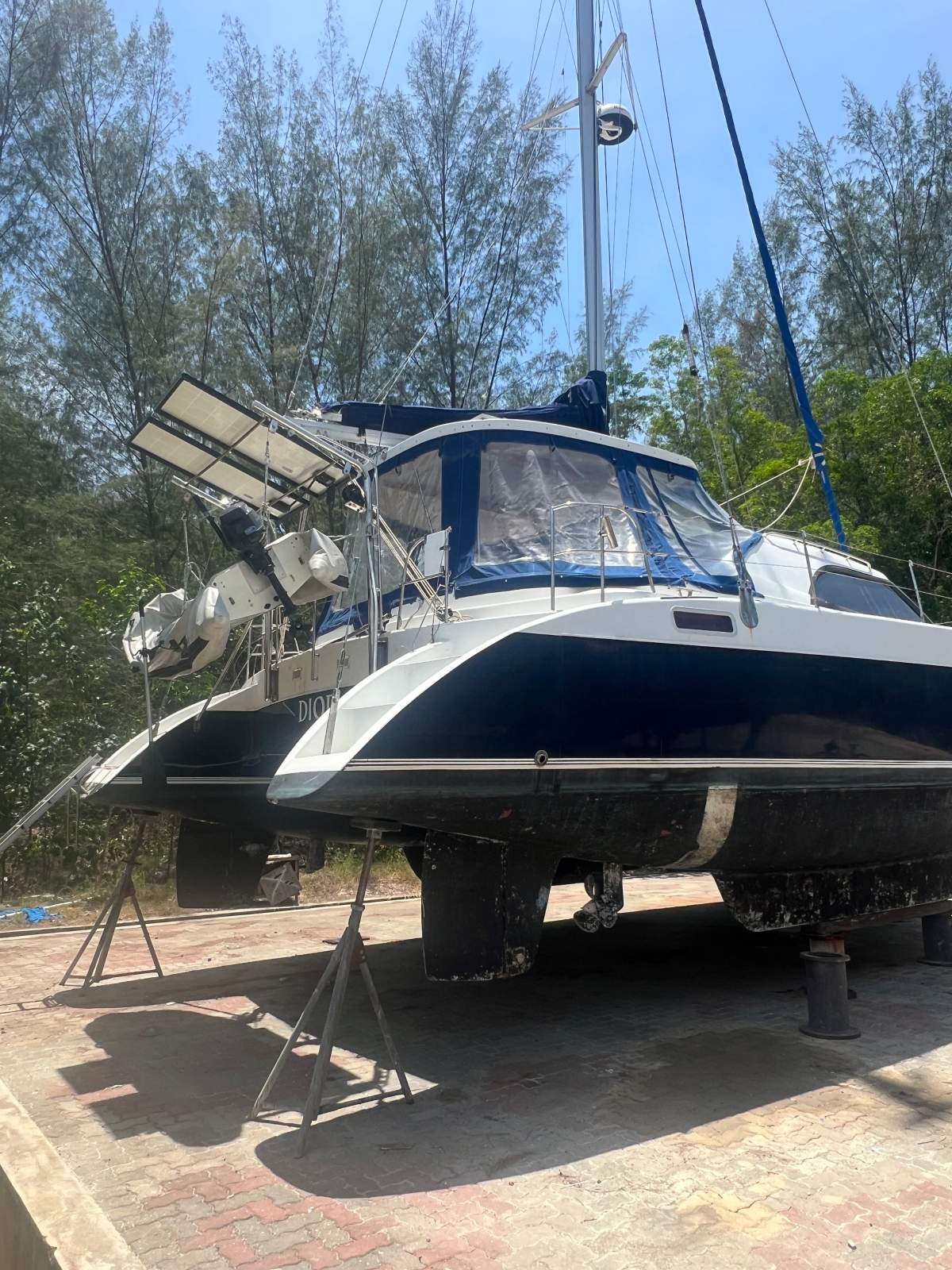 Broadblue Catamarans 385