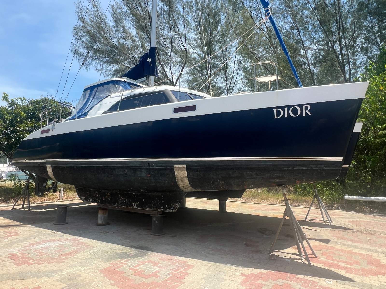 Broadblue Catamarans 385