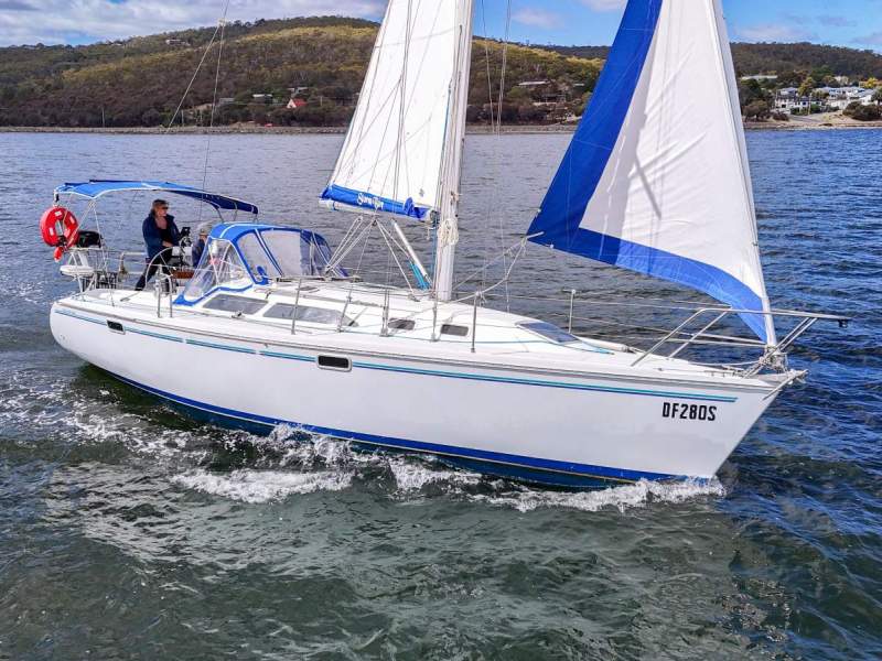 Catalina 320 EXCELLENT CONDITION, SIGNIFICANTLY UPGRADED!