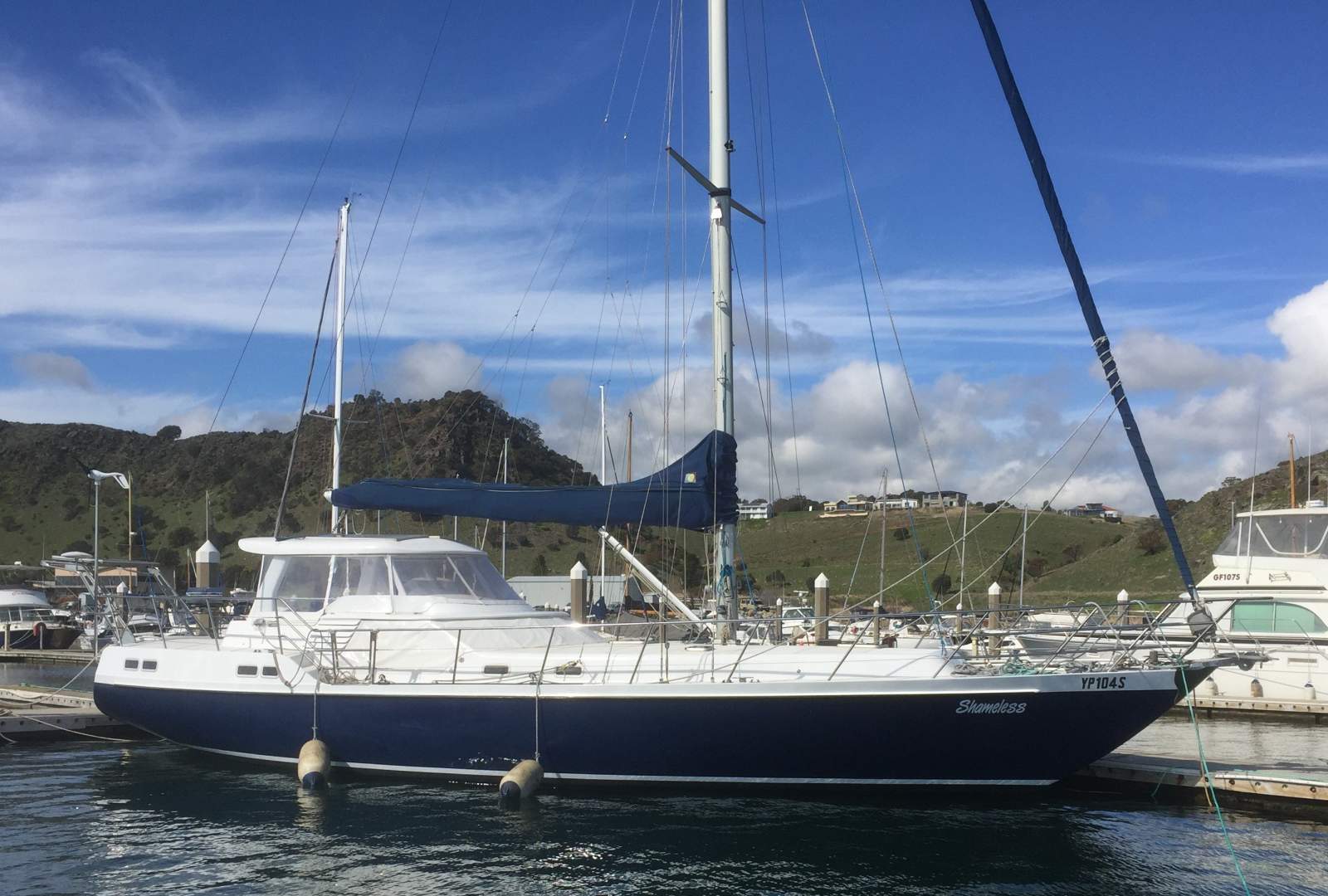 Bruce Roberts 53 World Cruiser, Centre Cockpit, Pilot House