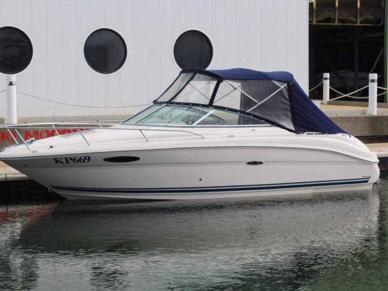 Sea Ray 215 Express Cruiser