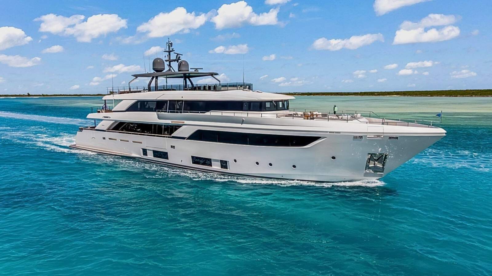 Custom Line Navetta 42 VIEW AT PALM BEACH INTERNATIONAL BOAT SHOW 2026