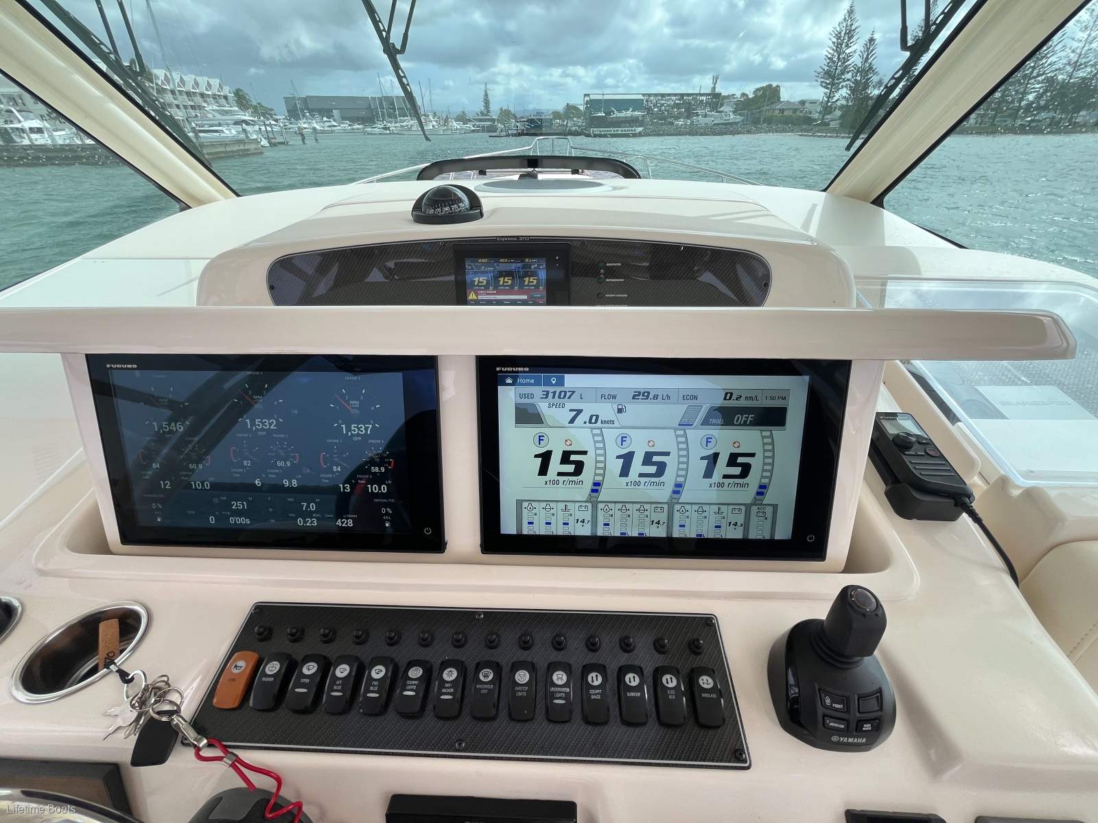 Grady-White Express 370 - 2020MY