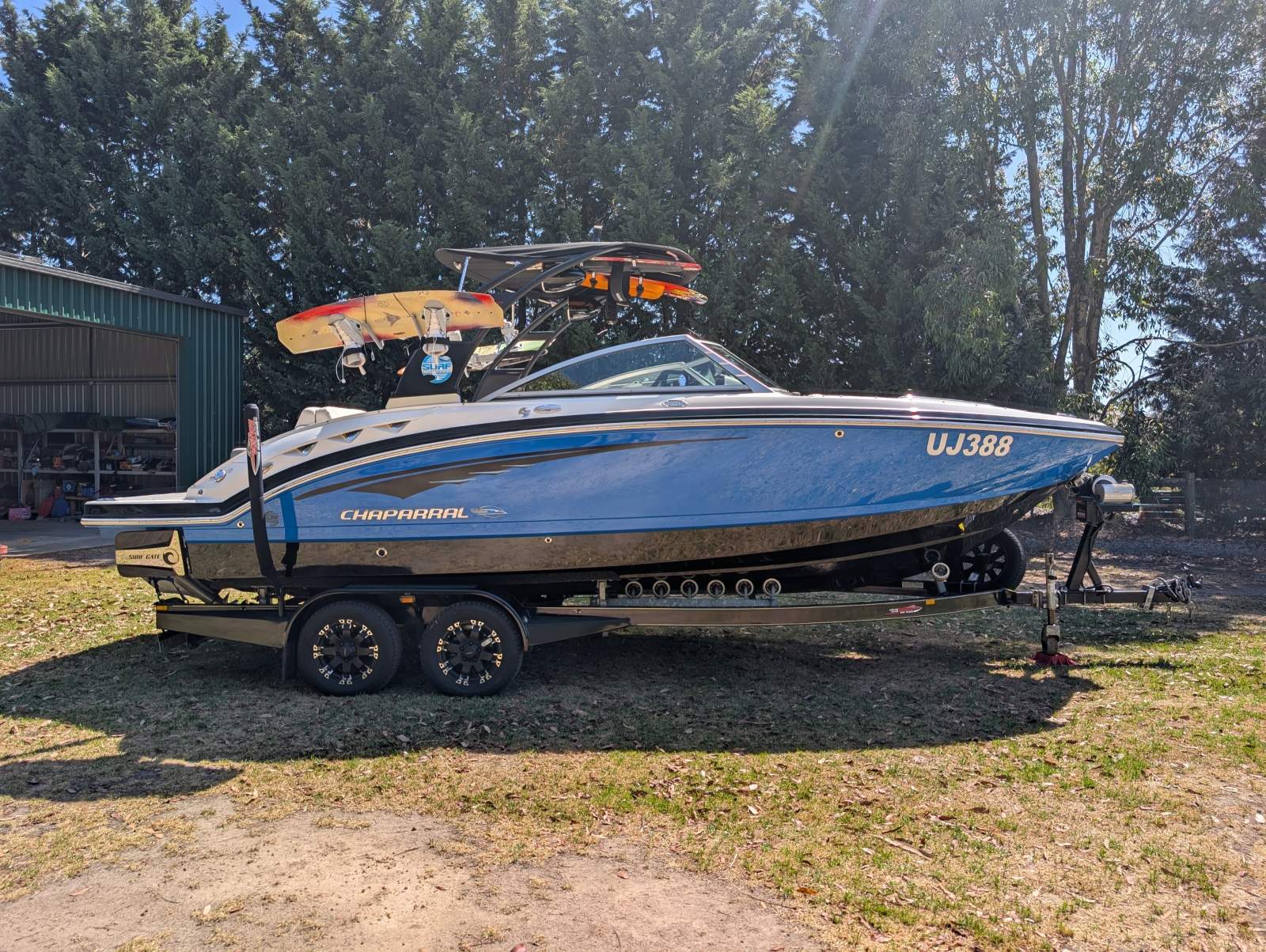 Chaparral 224 Sunesta Wide Tech Bowrider Surf