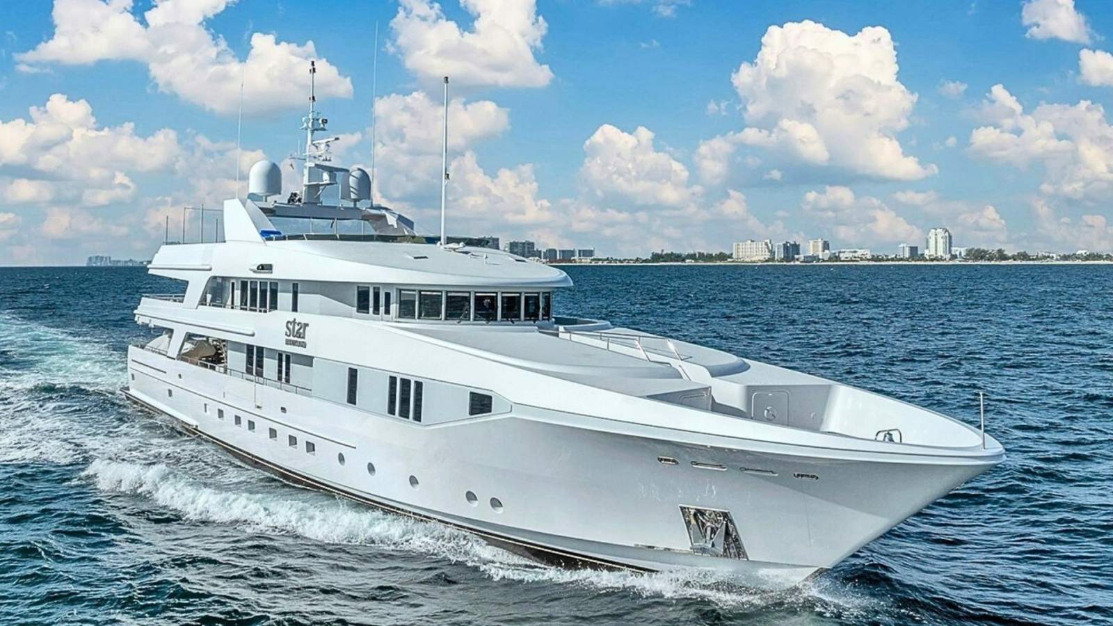 Admiral VIEW AT PALM BEACH INTERNATIONAL BOAT SHOW