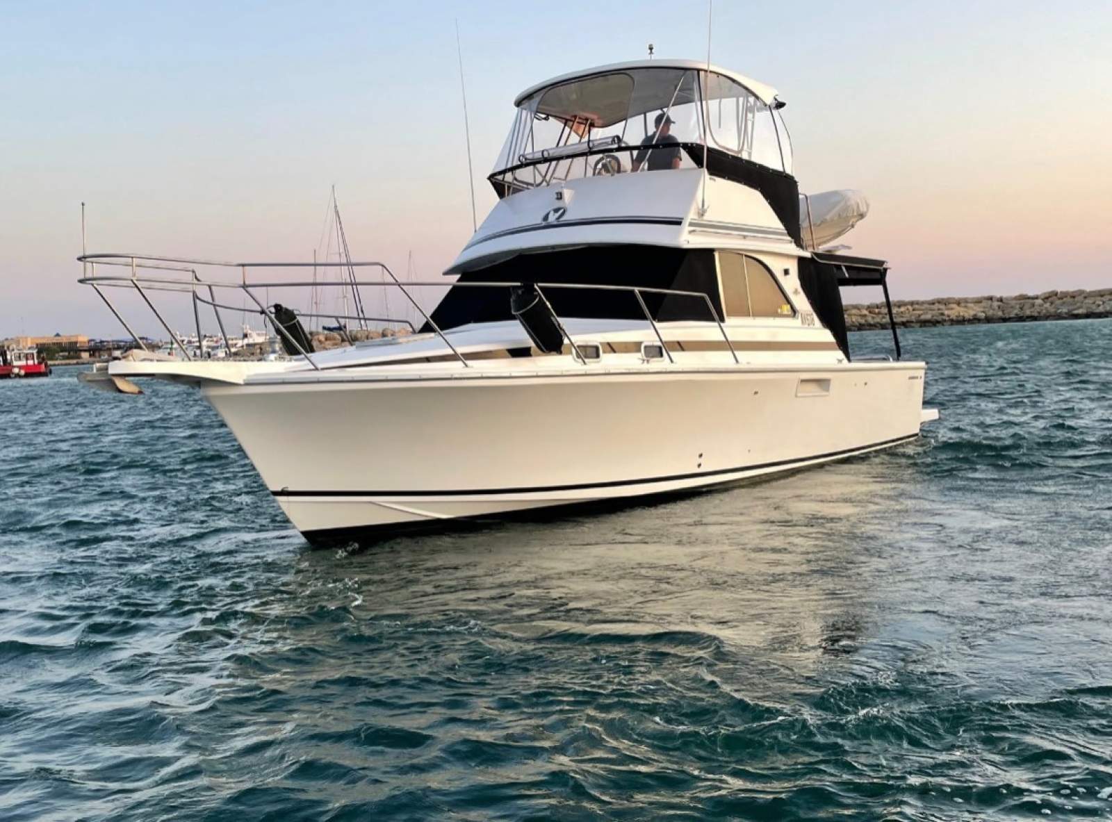 Caribbean 35 Flybridge Cruiser Mk II