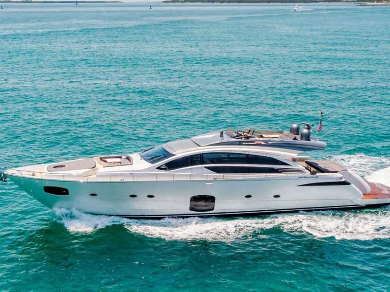 Pershing 82 VHP