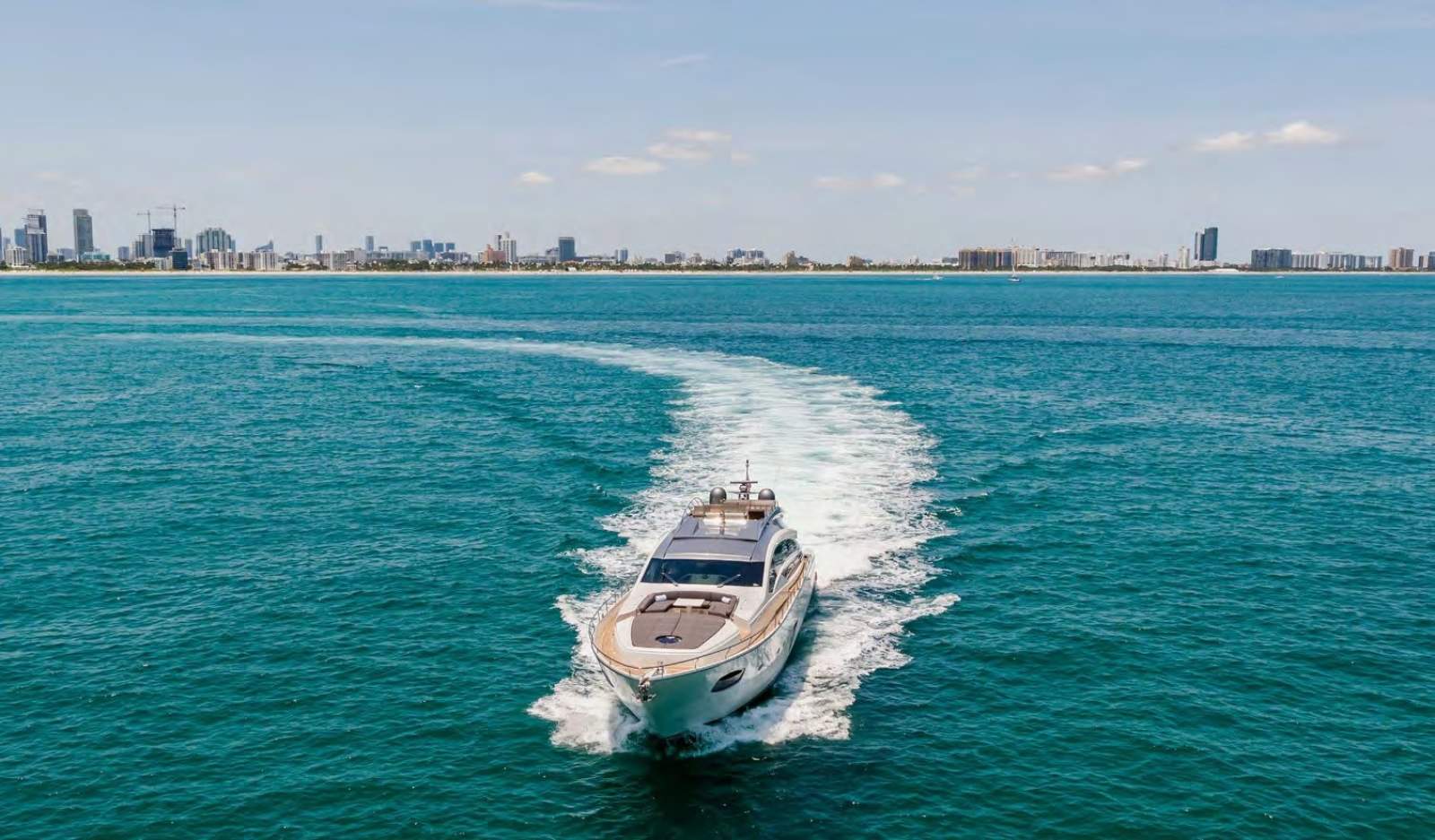 Pershing 82 VHP