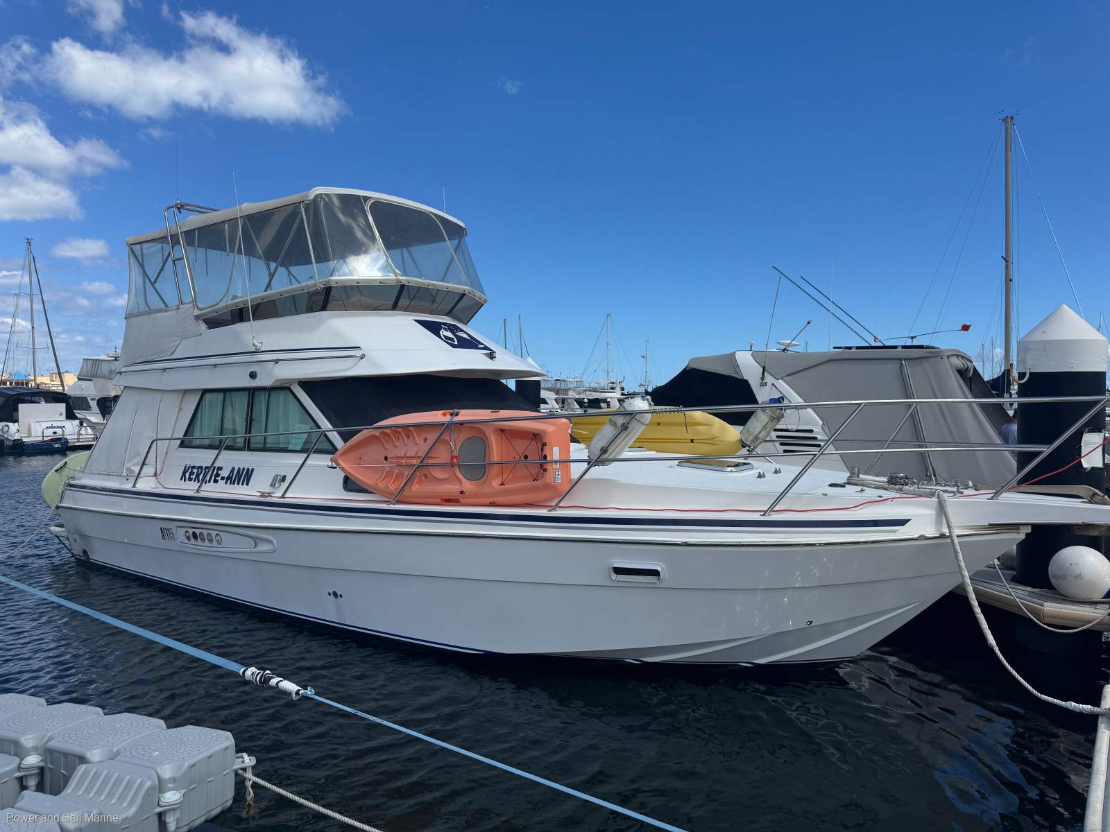 Leeder 1200 Extended Flybridge, AC, Generator- Great Condition