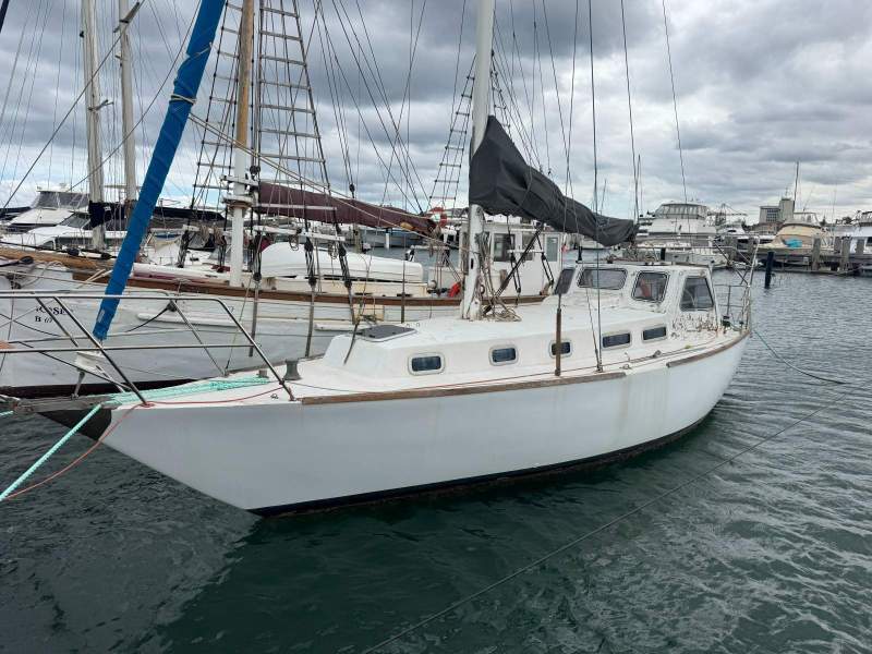 Roberts 34 Fibreglass Cruiser