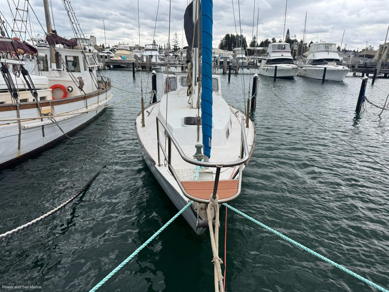 Roberts 34 Fibreglass Cruiser