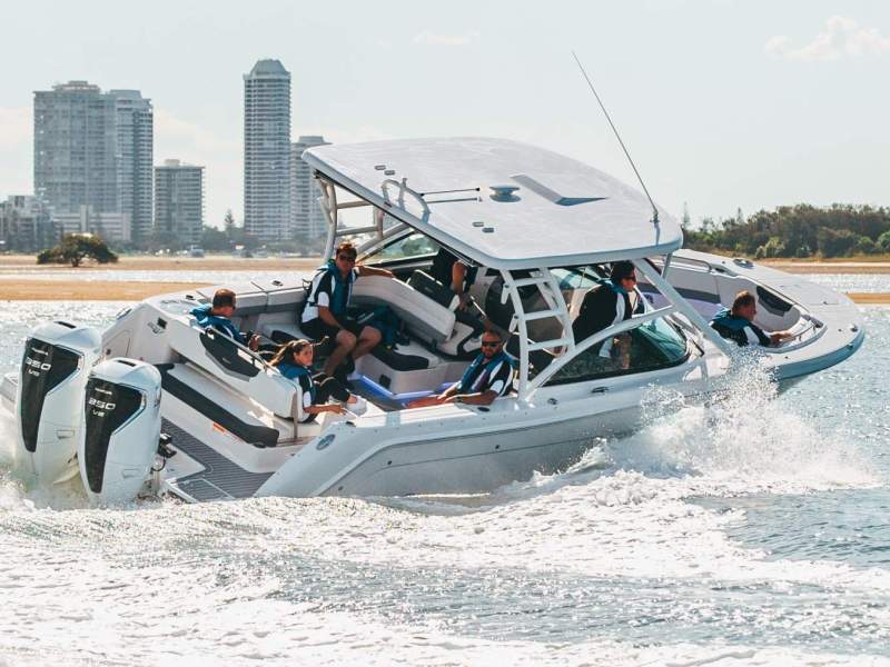 Robalo R317 Dual Console