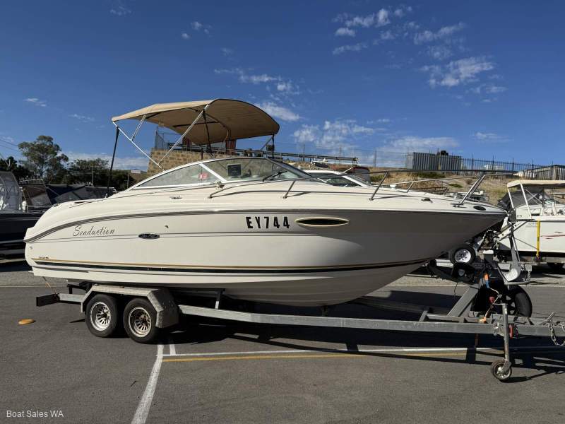 Sea Ray 225 Weekender 5L Mercruiser motor