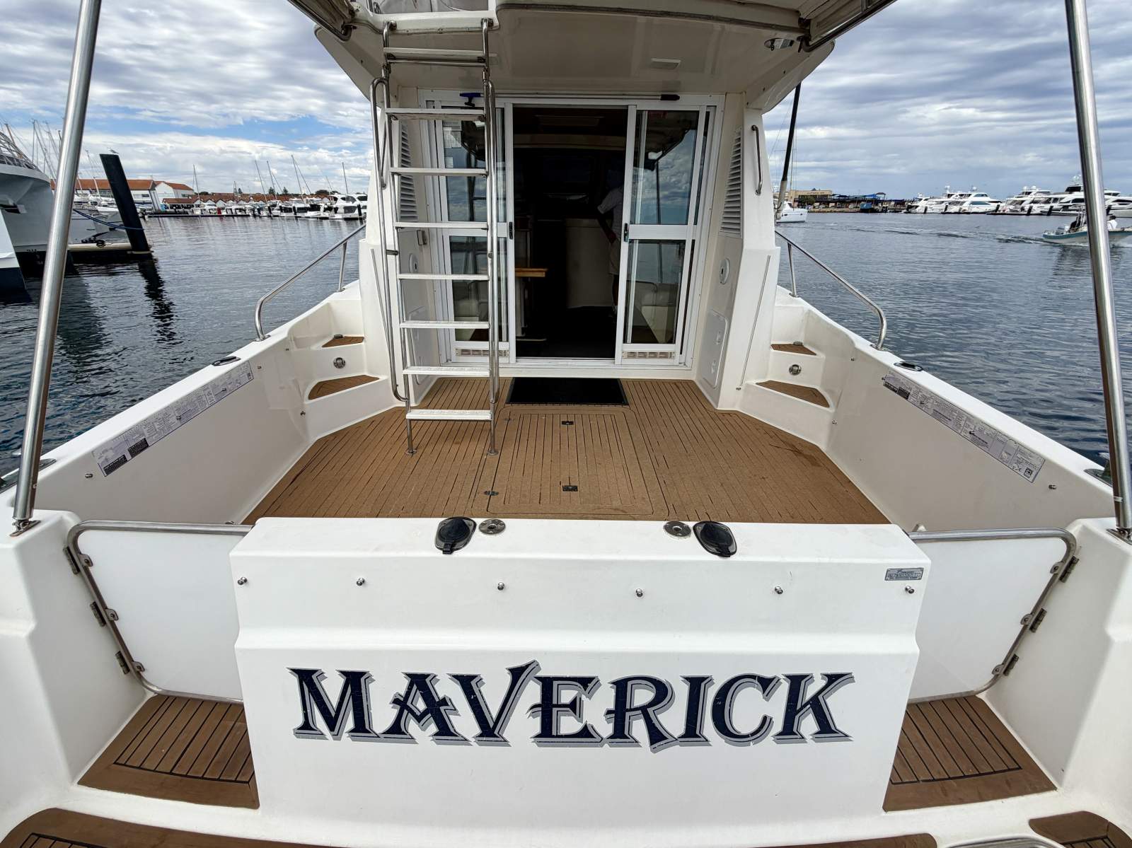 Leeder 40 Flybridge Cruiser