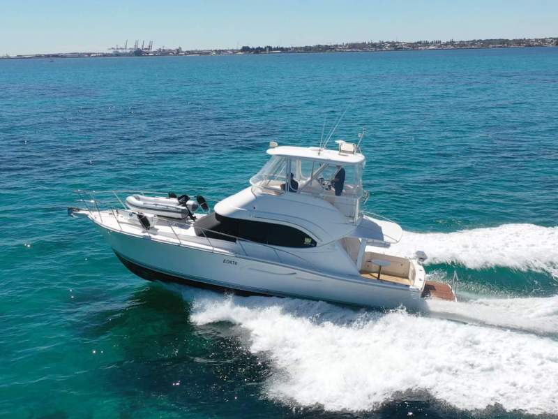 Riviera 40 Flybridge Cummins powered