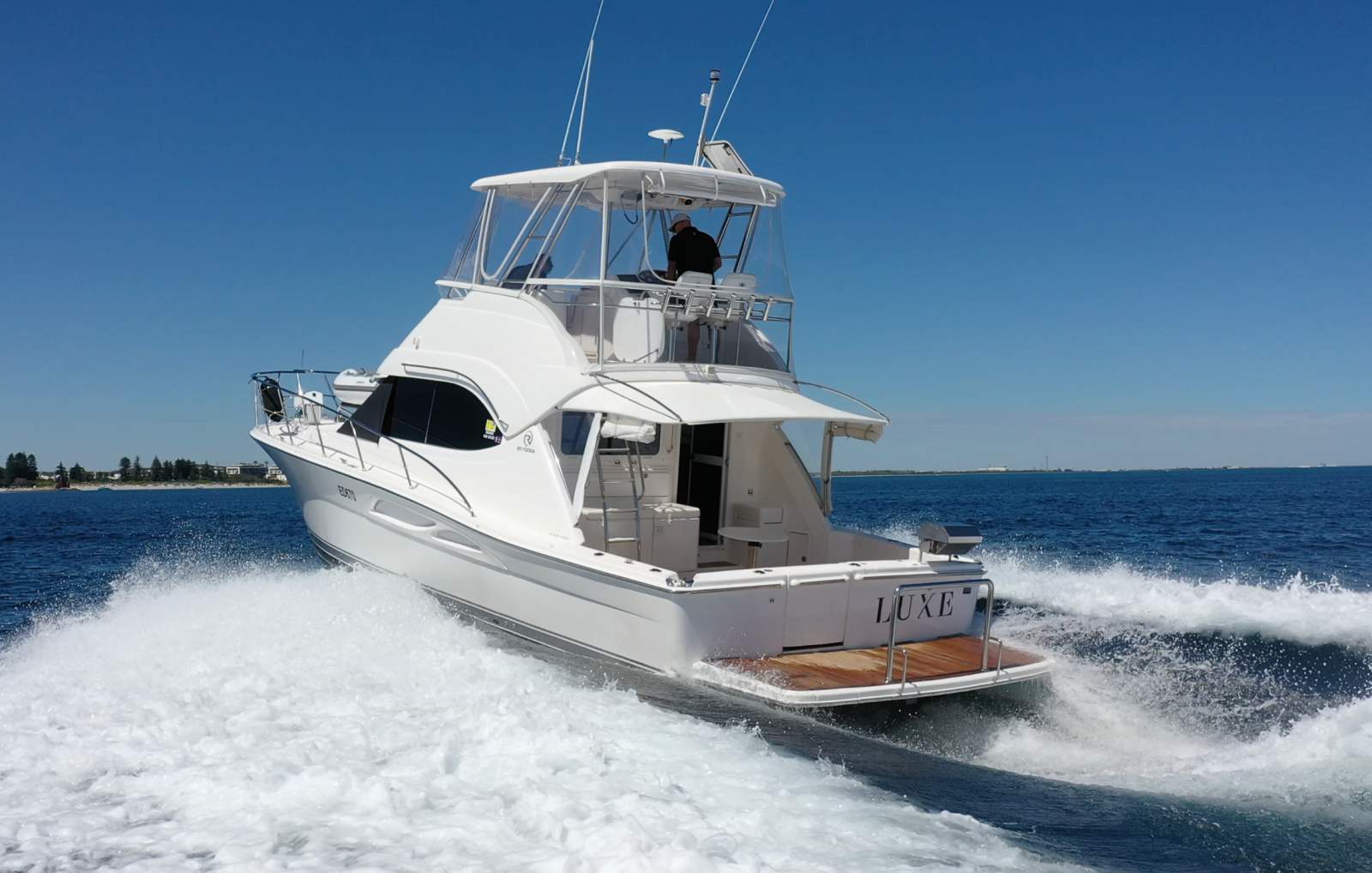 Riviera 40 Flybridge Cummins powered