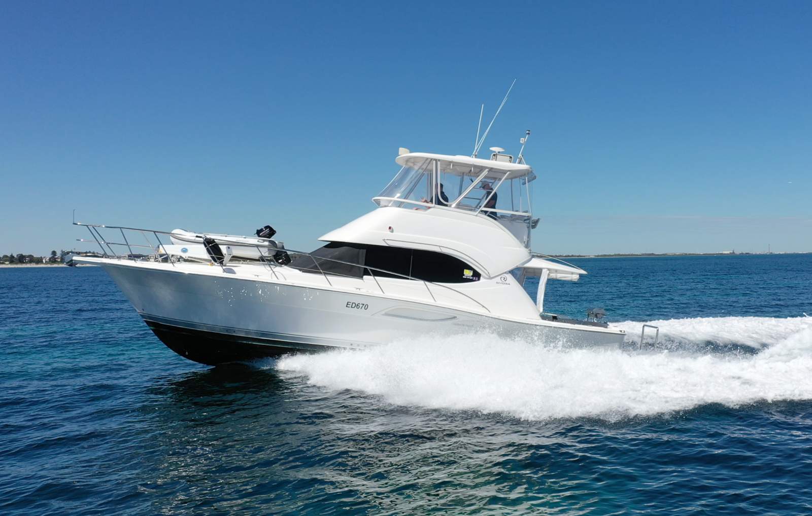 Riviera 40 Flybridge Cummins powered