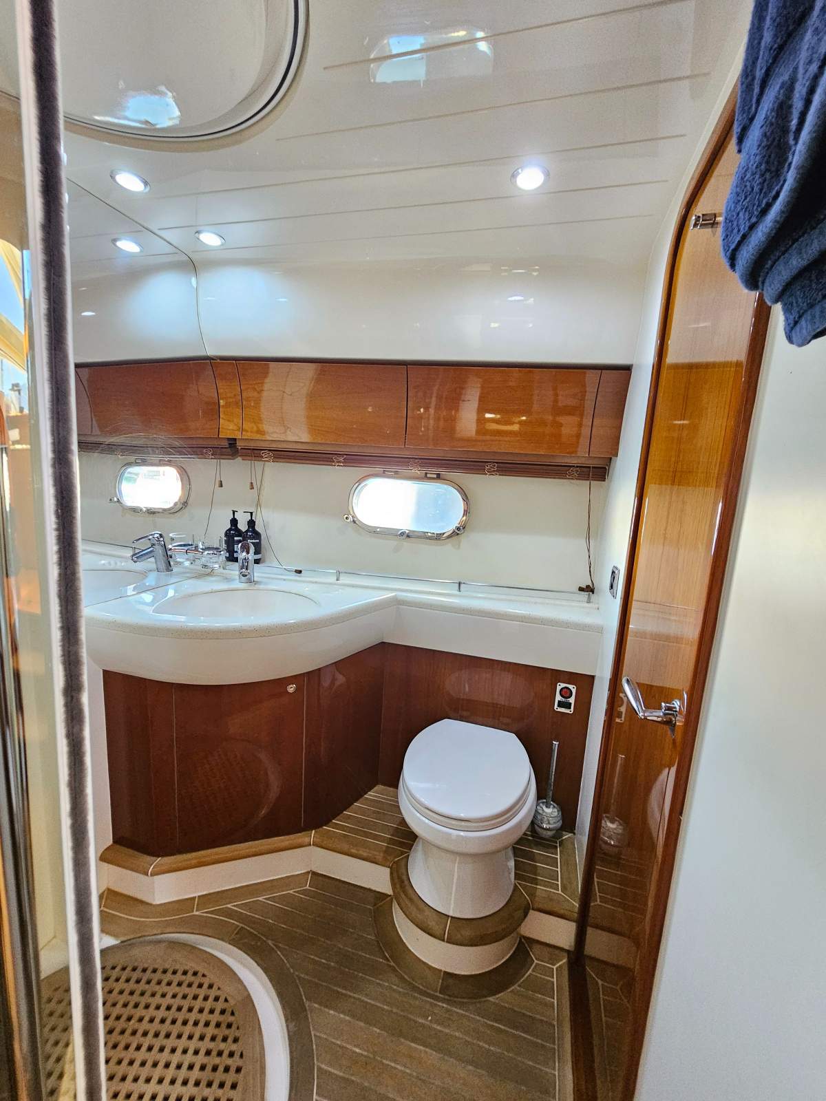 Princess 50 Flybridge Cruiser Kia Orana