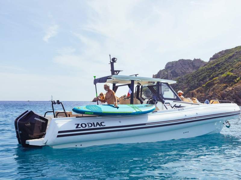 Zodiac X10CC fibreglass centre console RIB with hypalon tubes