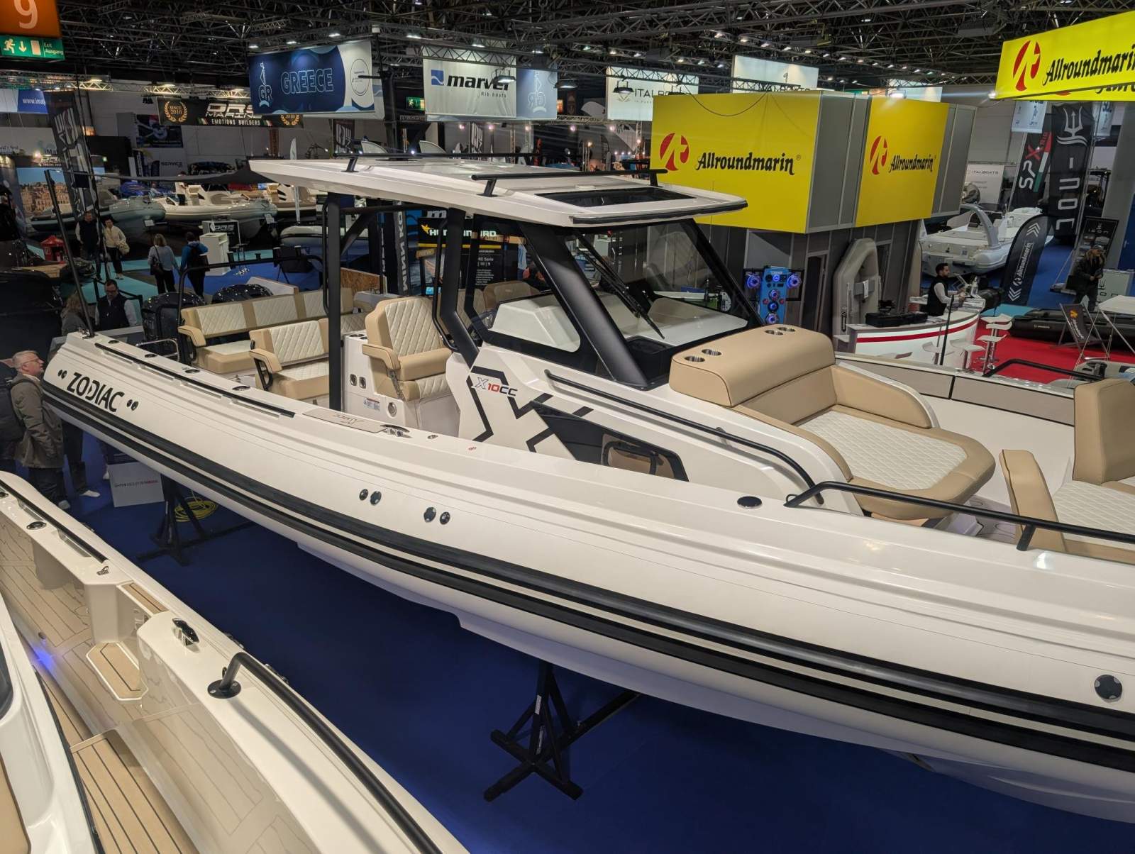 Zodiac X10CC fibreglass centre console RIB with hypalon tubes