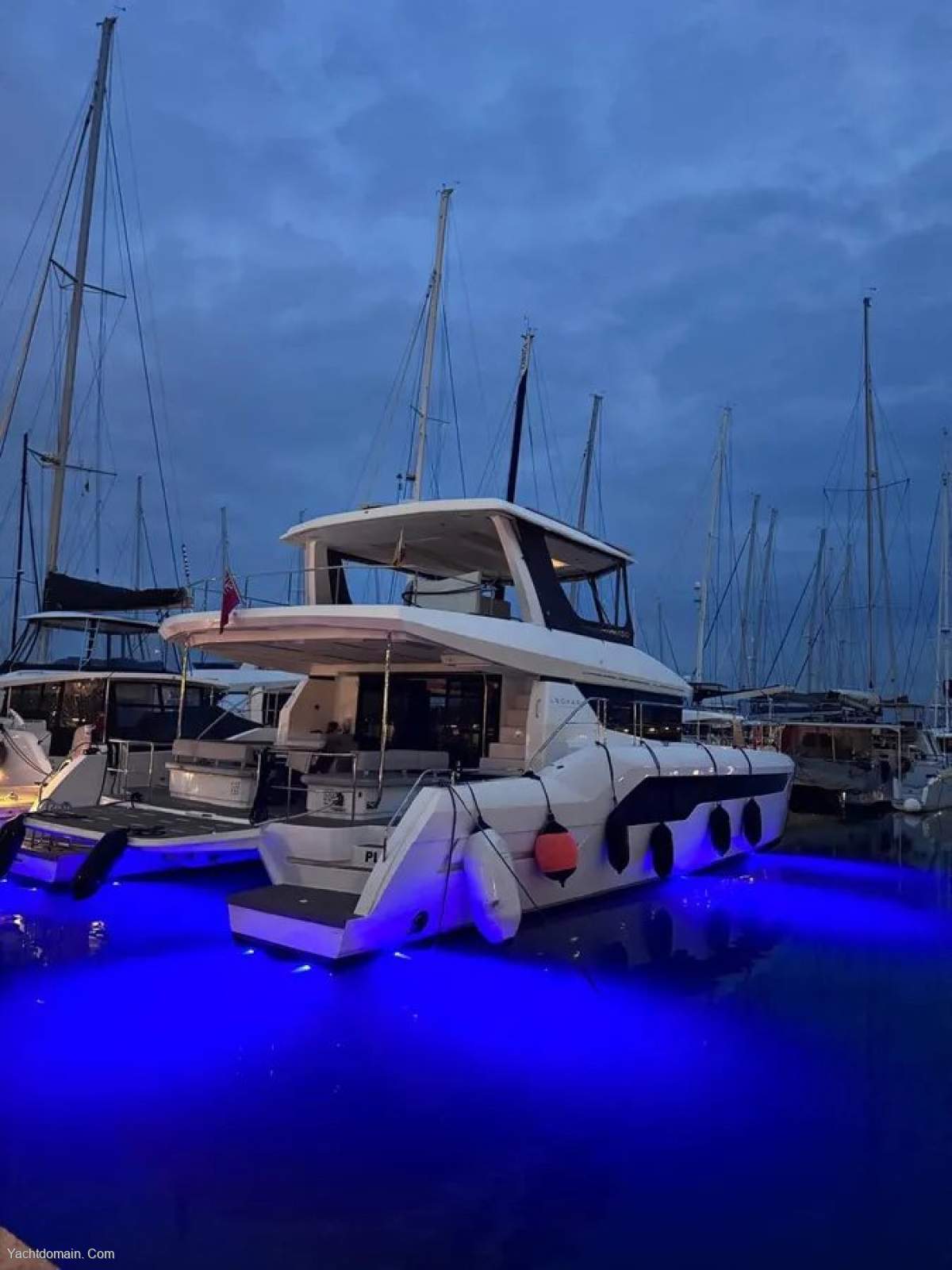 Leopard Catamarans 53 PC