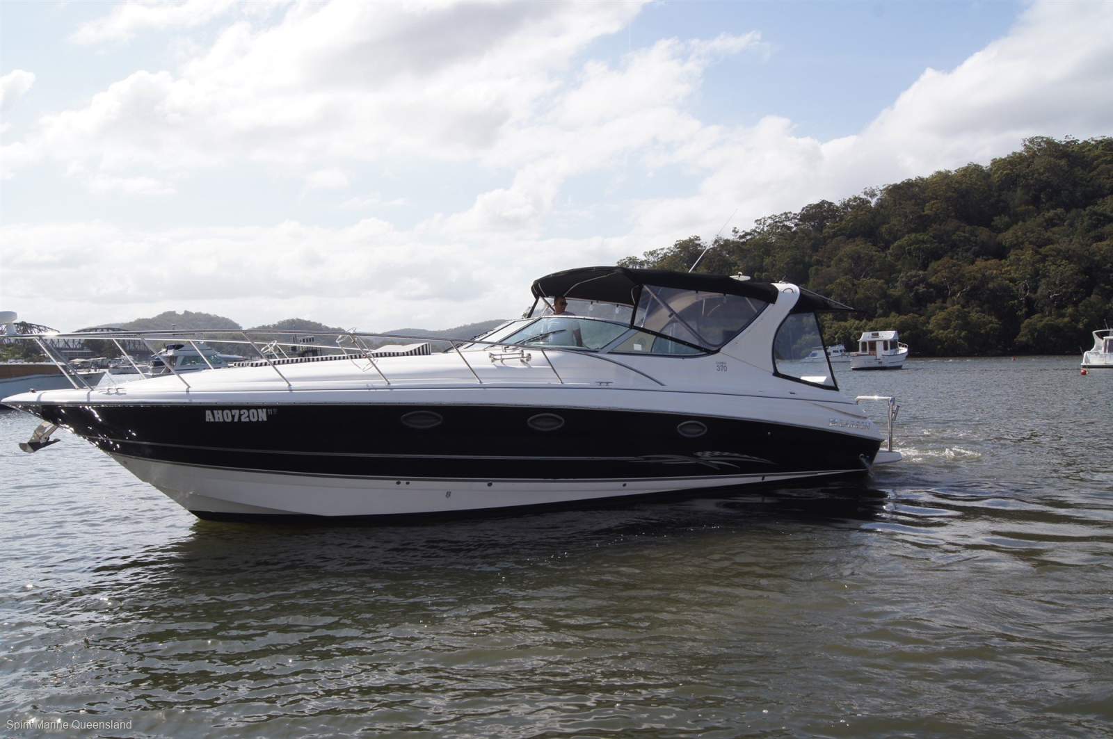 Larson Cabrio 370 Diesel