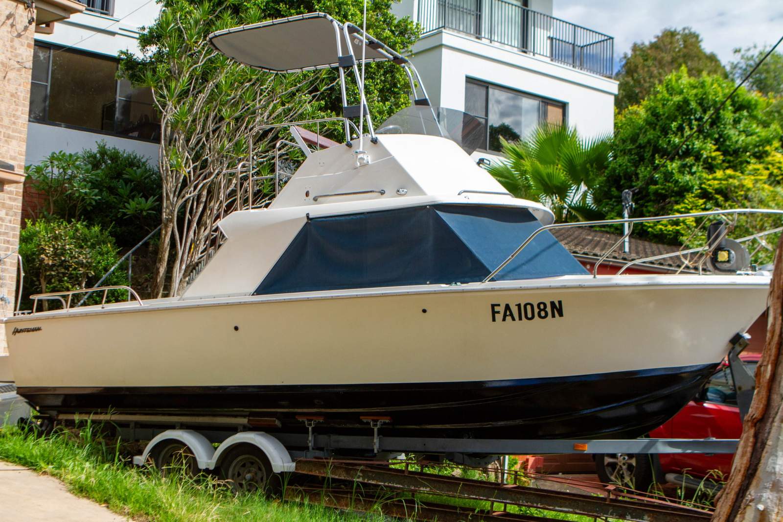 Huntsman V23 Flybridge