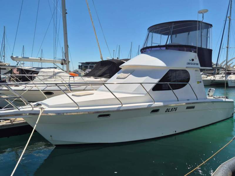 Commodore 34 Flybridge