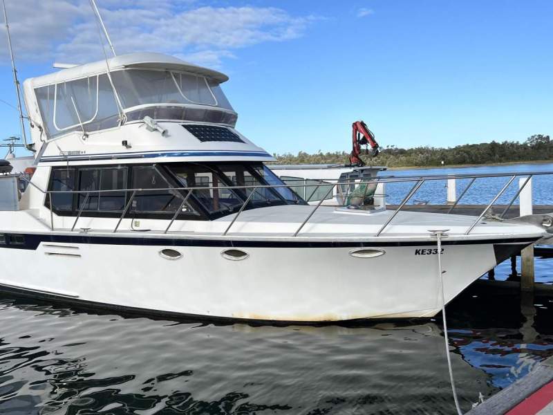 Sea Ranger 47 Aft Cabin Flybridge Cruiser