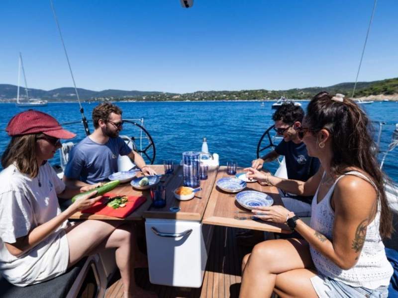 Jeanneau Sun Odyssey 415 Coastal Cruising Version