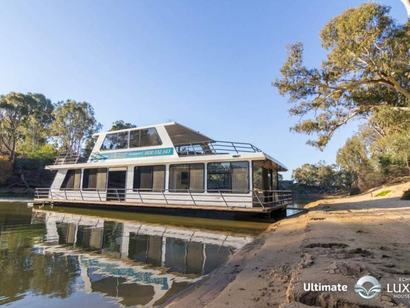 Custom Houseboat 2008