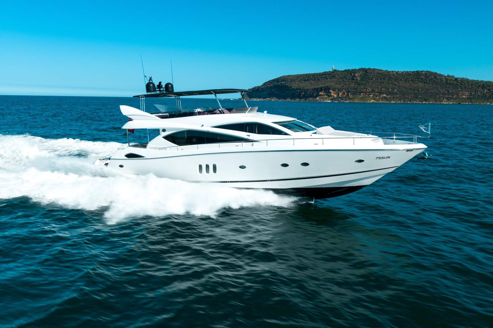 Sunseeker Yacht 75