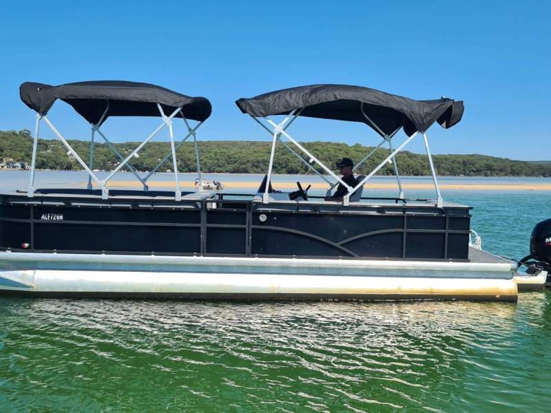 Pacific Pontoons 250