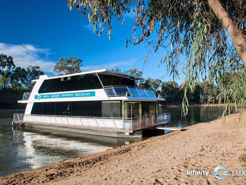 Custom Houseboat 2016