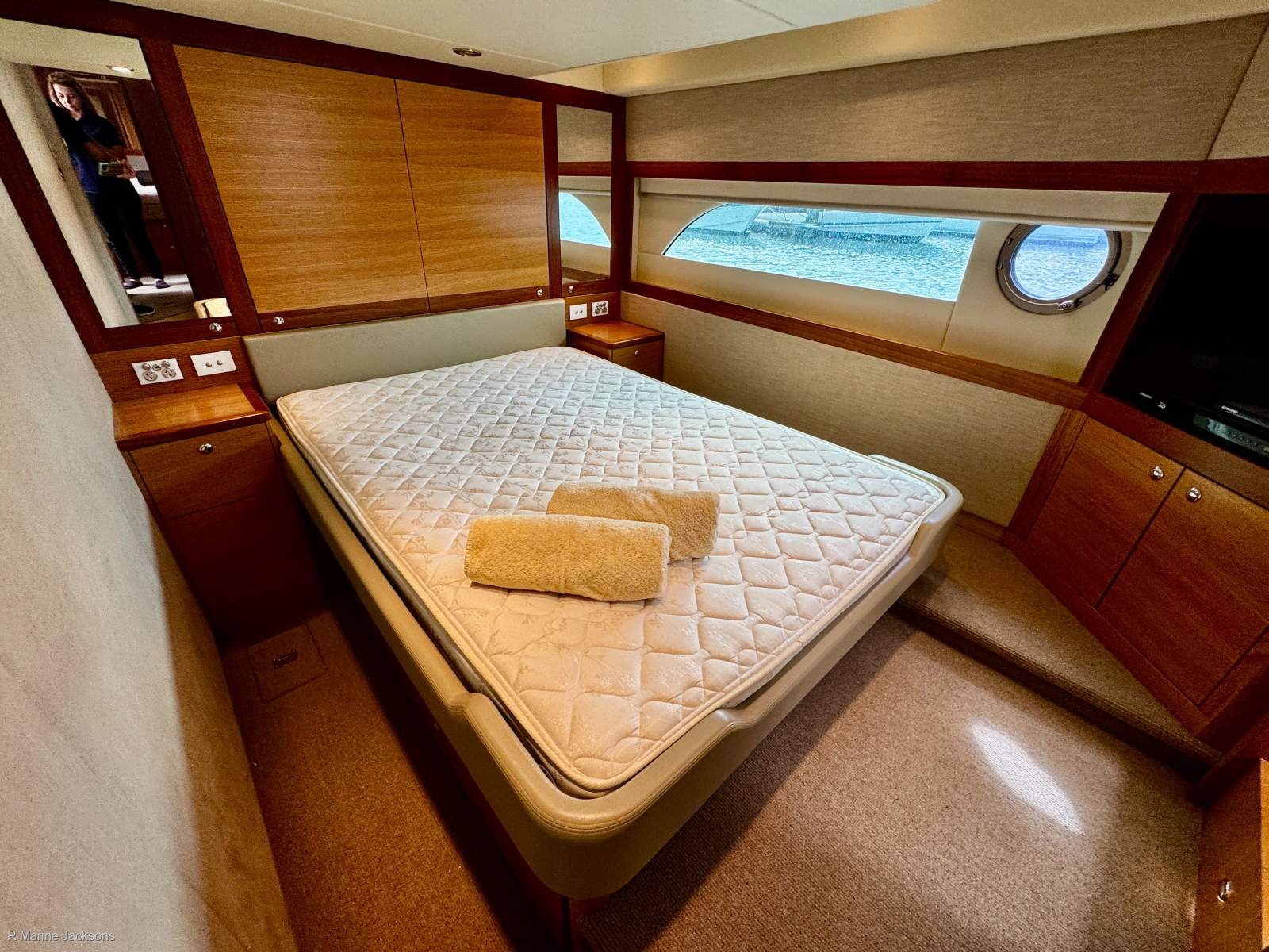 Samsara X Riviera 50 Enclosed Flybridge Boat Brokers of Tasmania