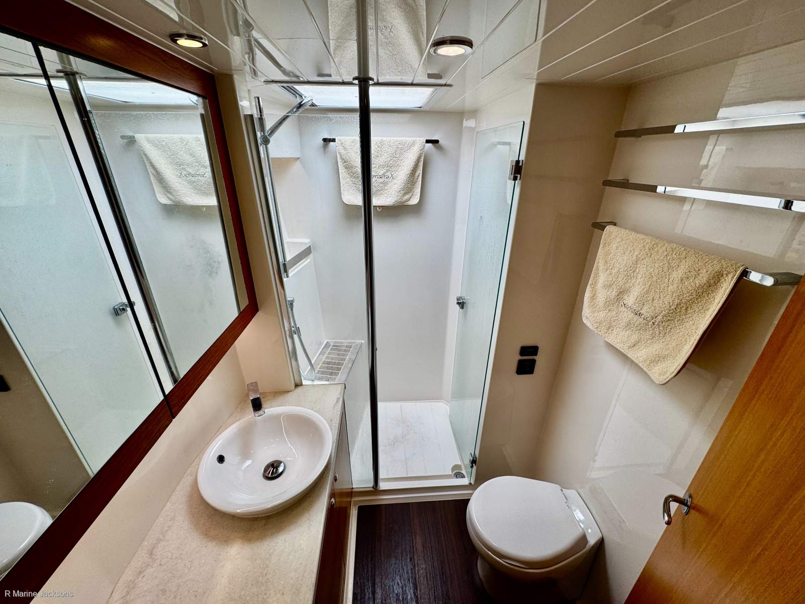 Samsara X Riviera 50 Enclosed Flybridge Boat Brokers of Tasmania