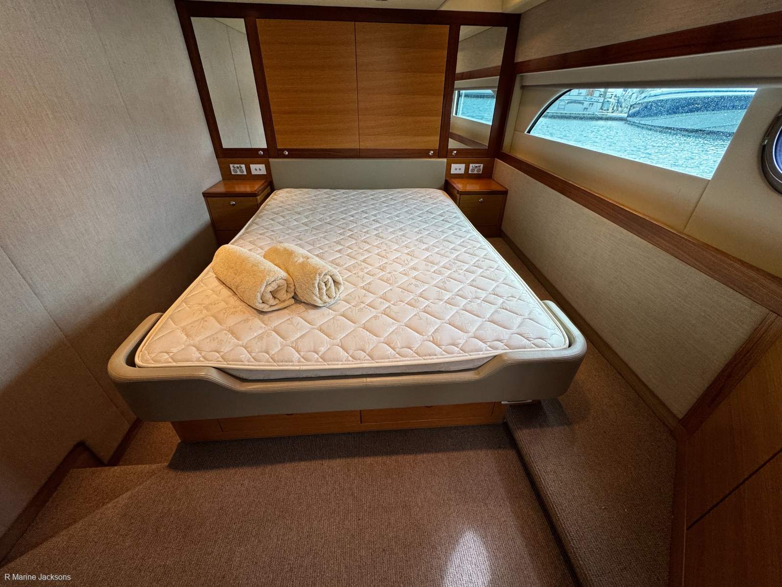 Samsara X Riviera 50 Enclosed Flybridge Boat Brokers of Tasmania