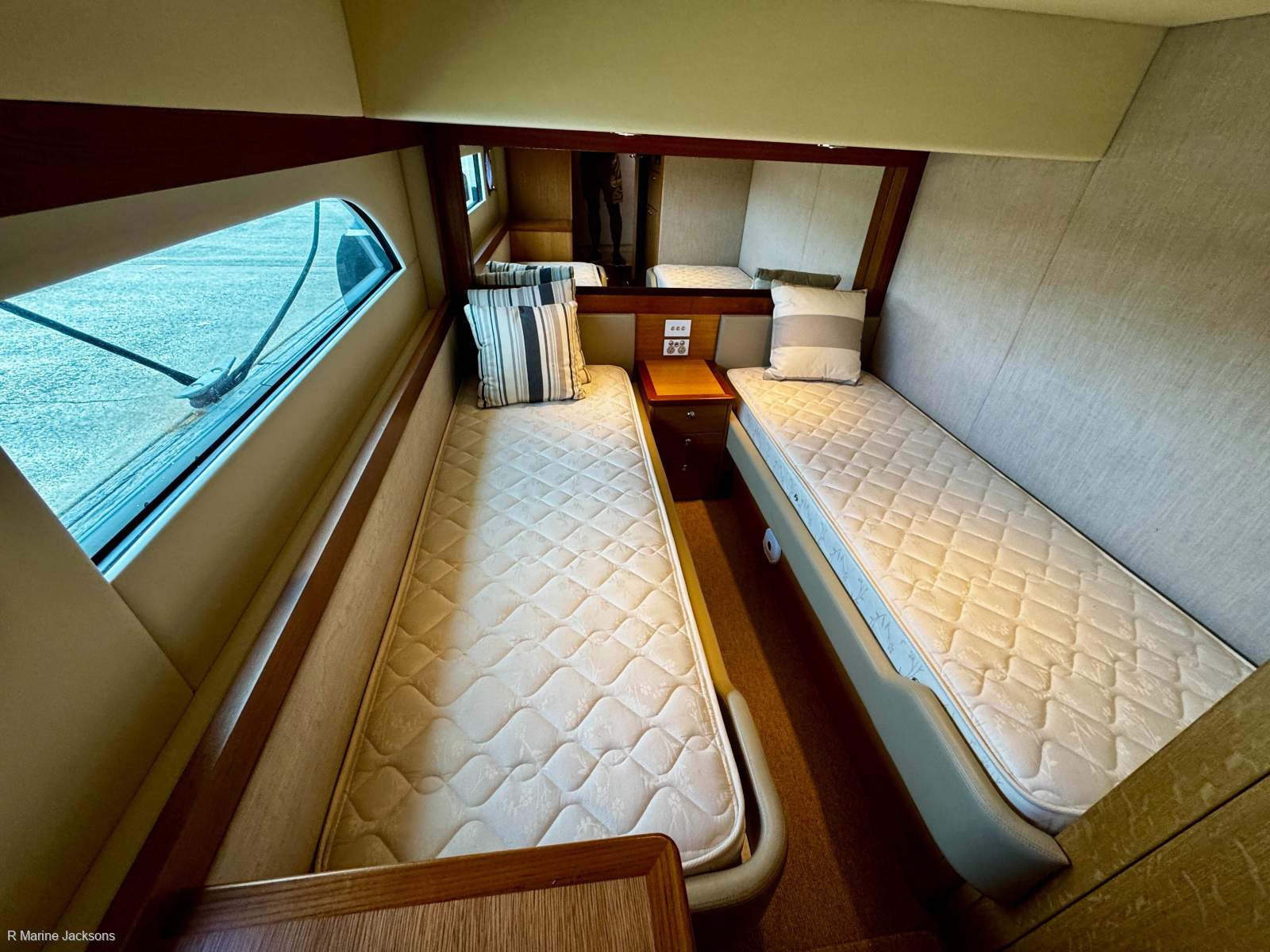Samsara X Riviera 50 Enclosed Flybridge Boat Brokers of Tasmania