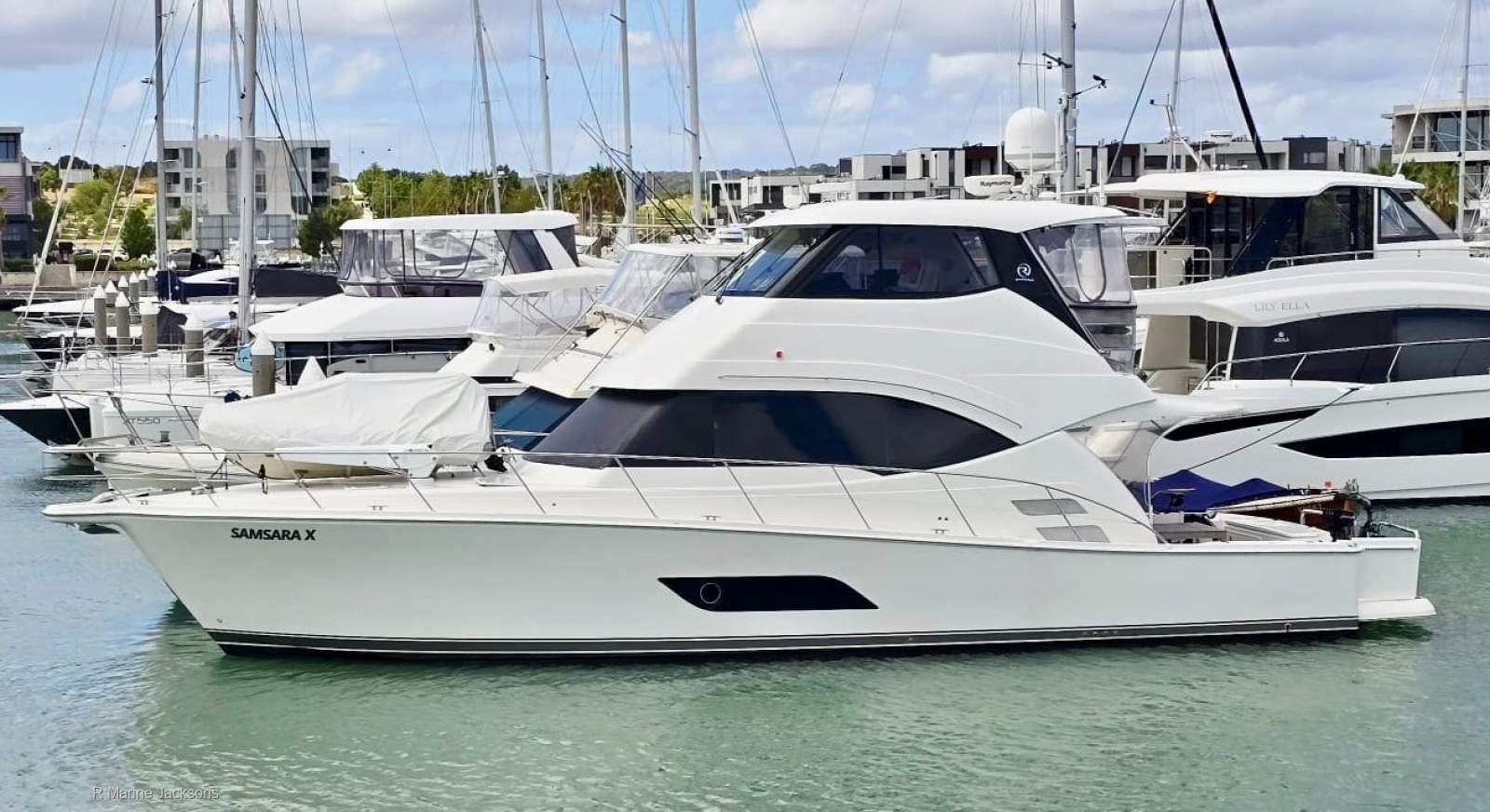 Samsara X Riviera 50 Enclosed Flybridge Boat Brokers of Tasmania