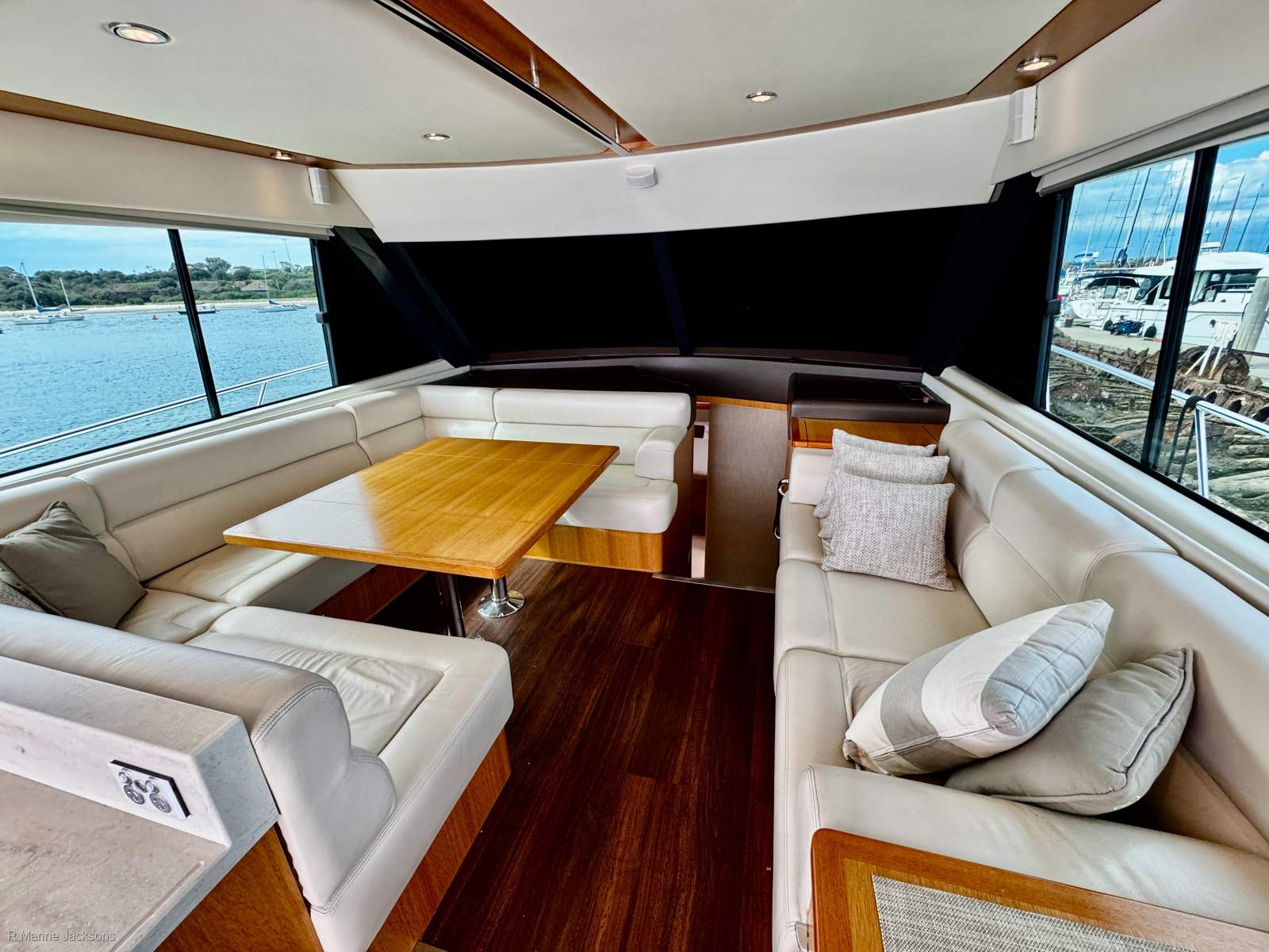Samsara X Riviera 50 Enclosed Flybridge Boat Brokers of Tasmania