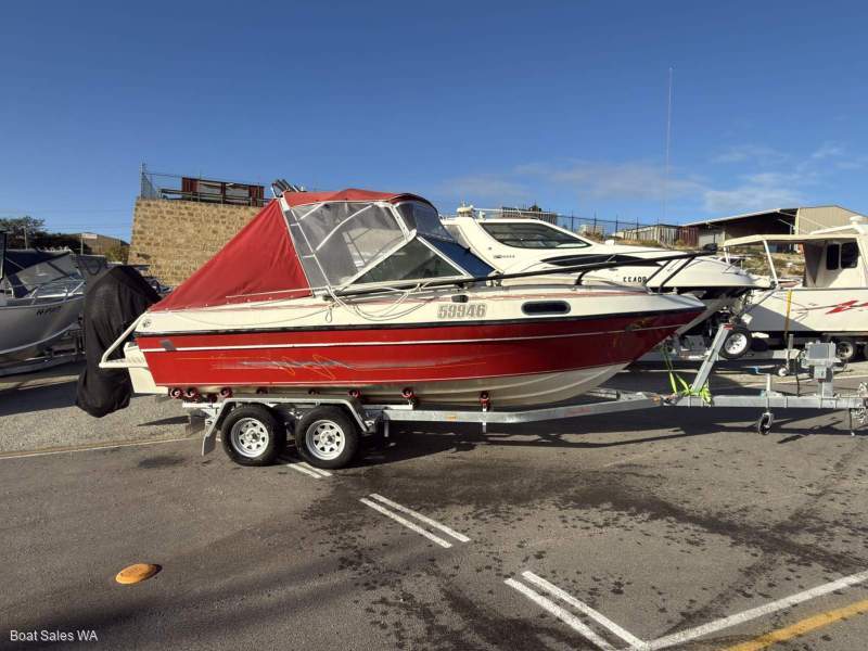 Voyager Ghia 2020 model 175hp Mercury 4 stroke 247hrs