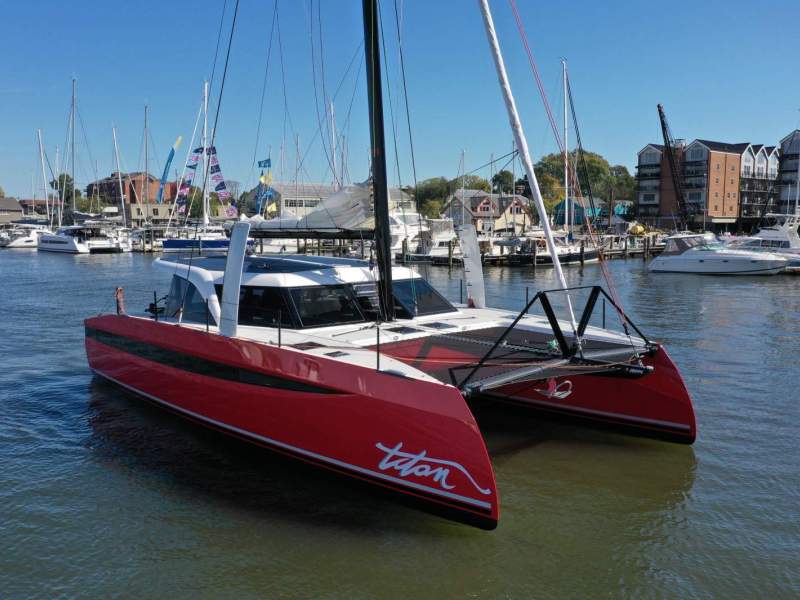 HH Catamarans OC44