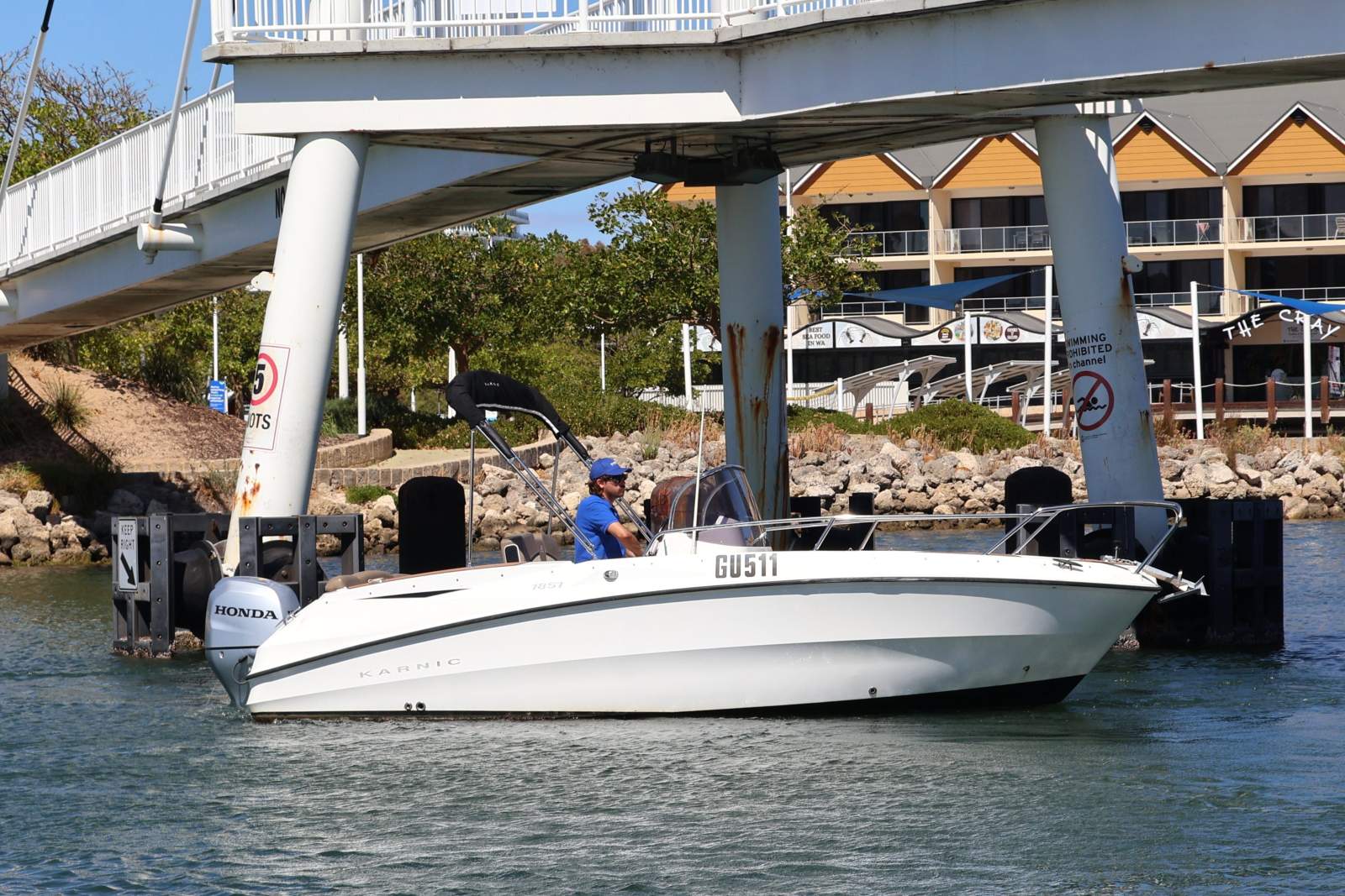 Karnic 1851 Centre Console - Stylish and Compact Runabout!