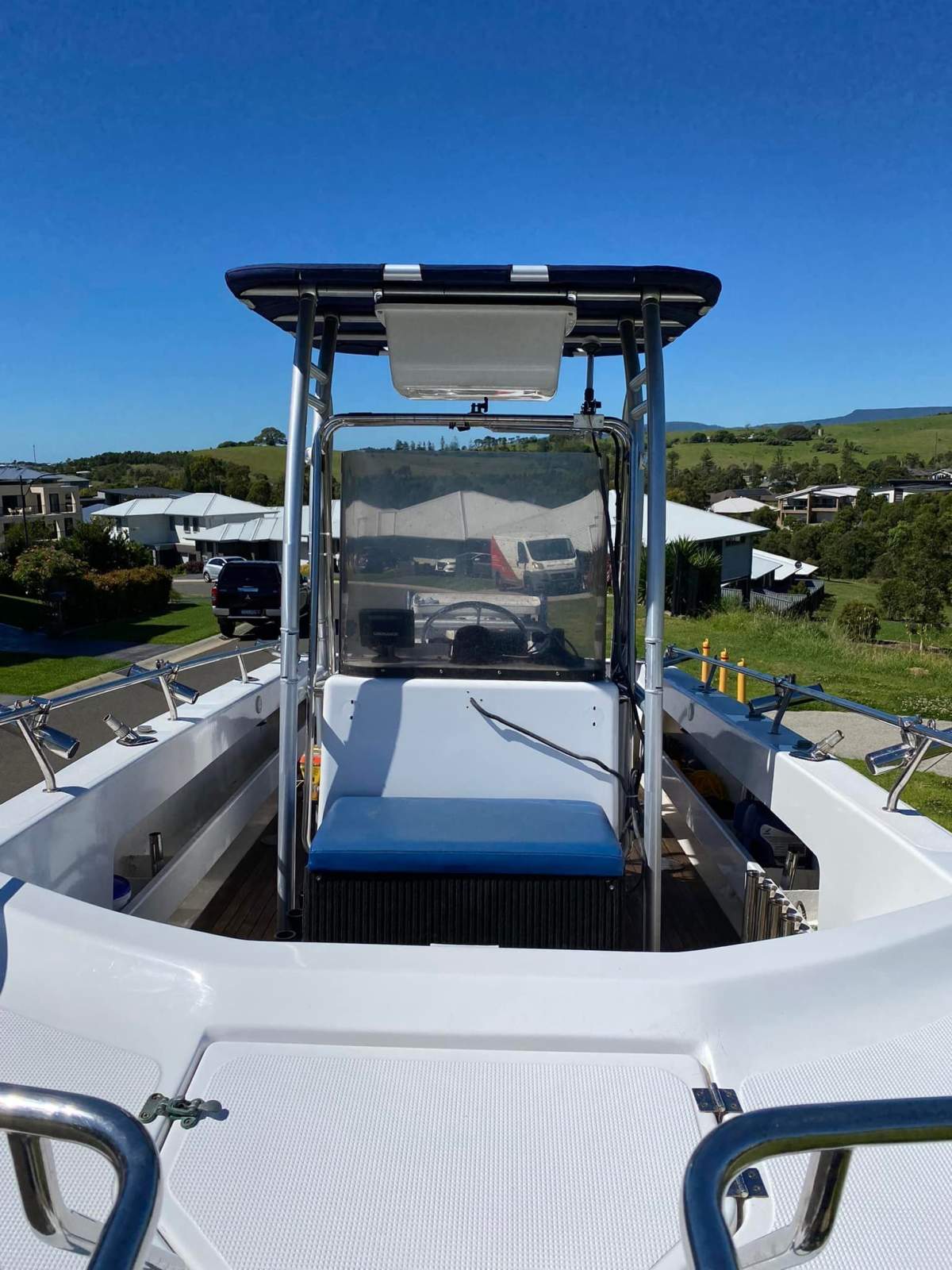 Noosa Cat 1800 Single Pod Centre Console