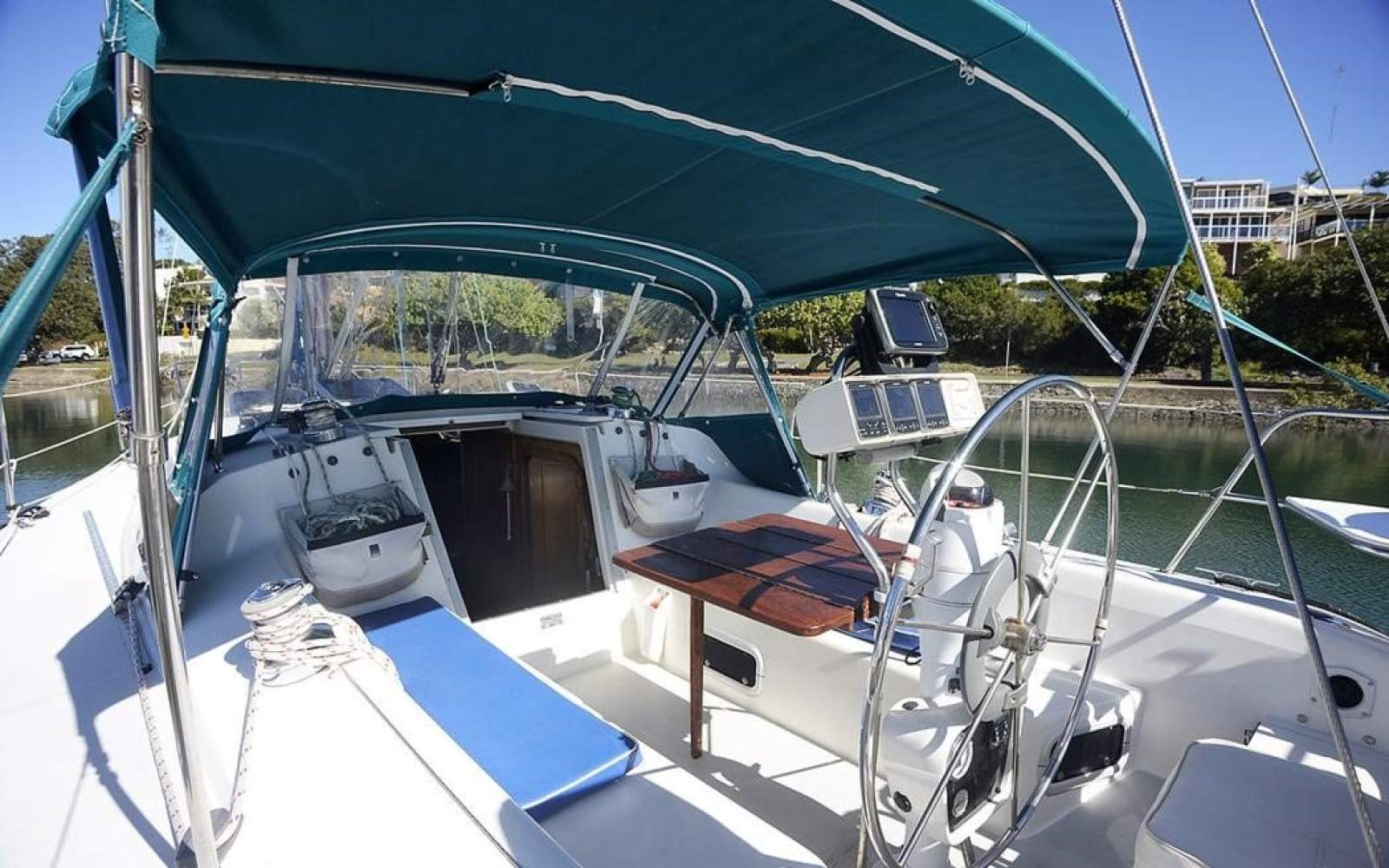 Catalina 320 Build 1995