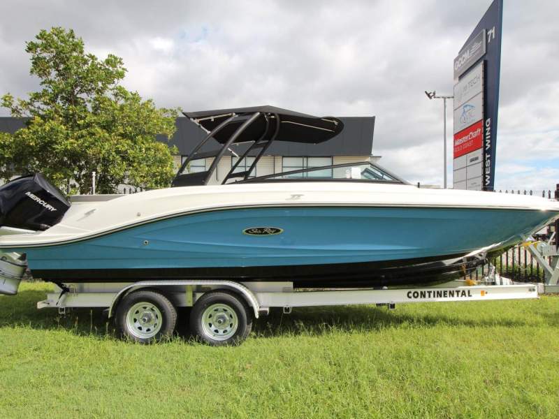 Sea Ray 230 SPX OB Bowrider