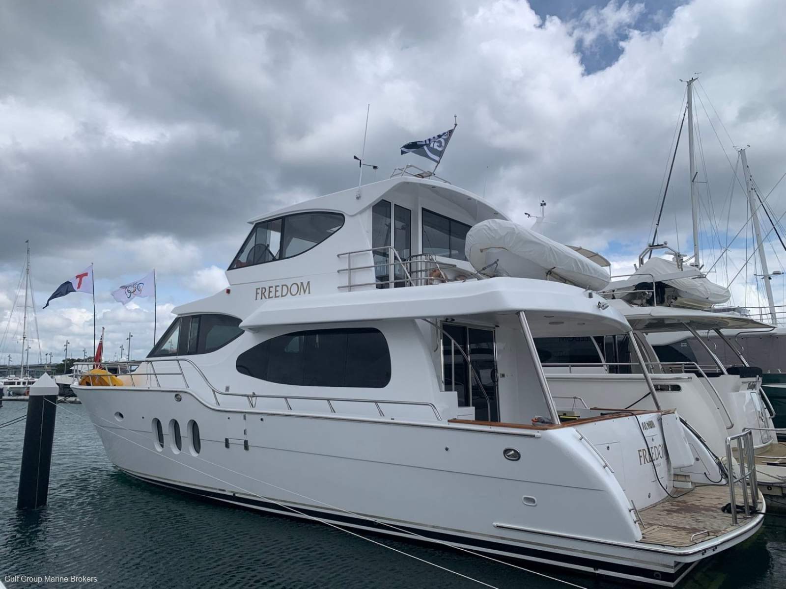 Activa 5800 Raised Pilothouse