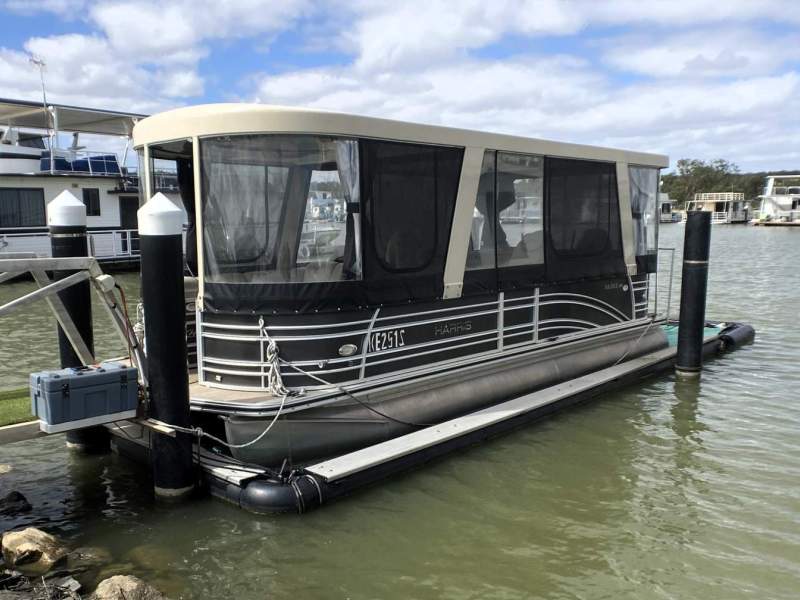 Harris Solstice 240 Premium Alloy Pontoon Boat With Many Extras.