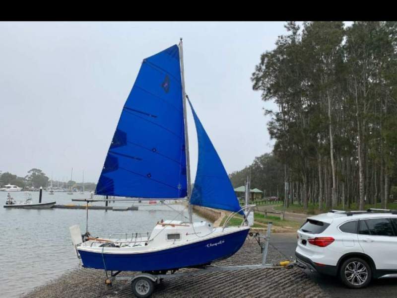 West Wight Potter 15 Premium Blue water package